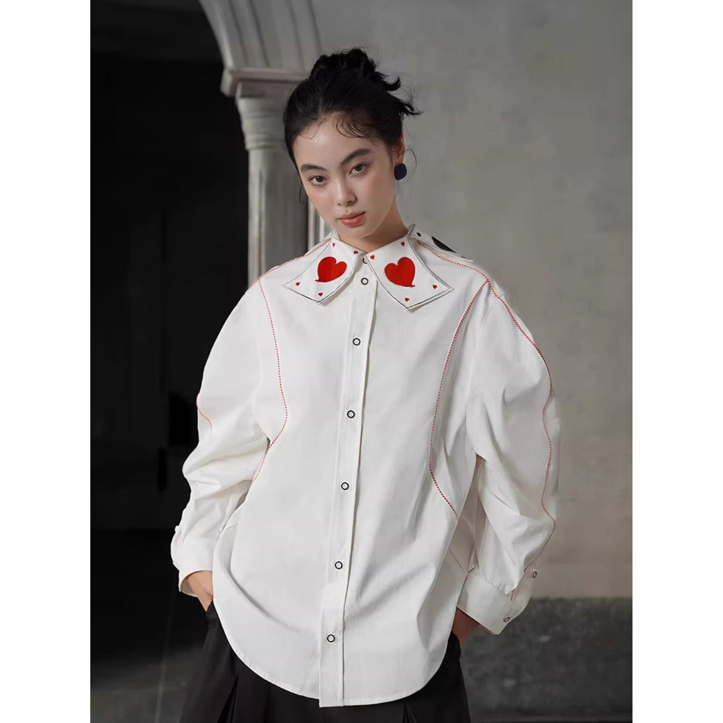 トランプのマークの刺繍ブラウス - White