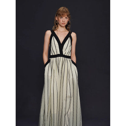 生成の縦縞ストライプワンピース