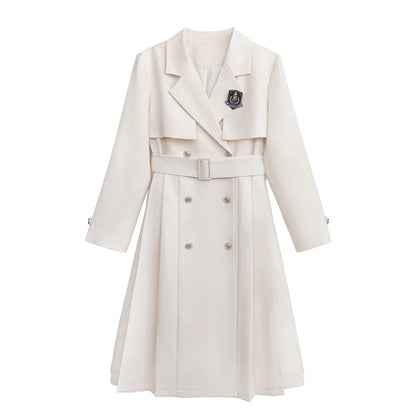 文学令嬢のトレンチコートとブラウスとプリーツスカート - Ivory Trench