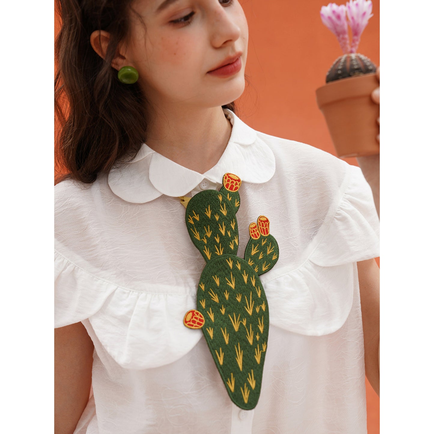 サボテンと花の刺繍ネクタイ - Dark Green