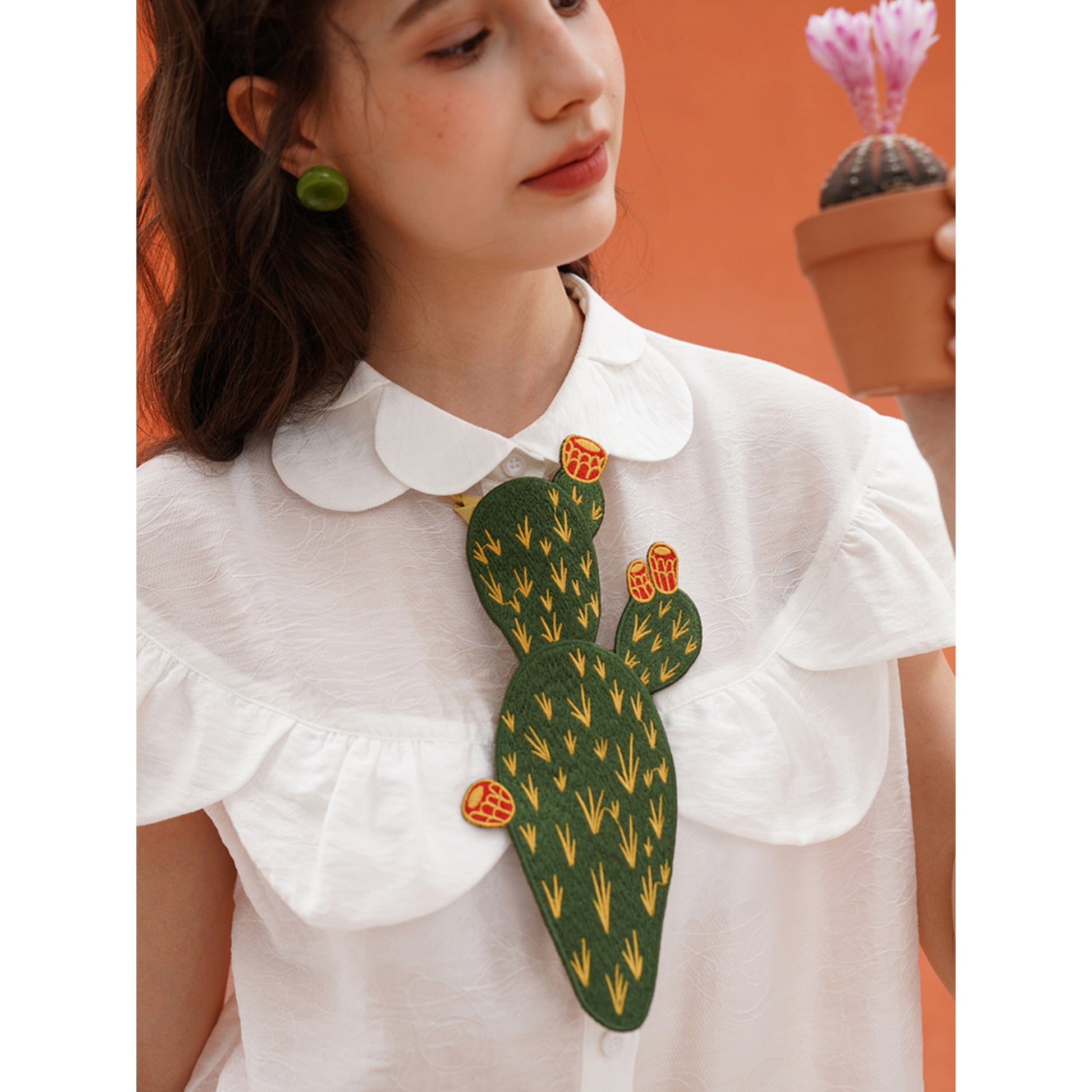 サボテンと花の刺繍ネクタイ - Dark Green