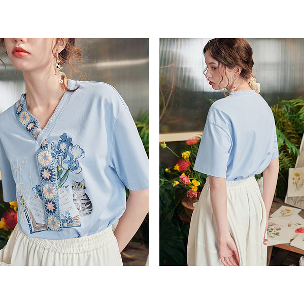 アイリスの花と子猫の刺繍Tシャツ