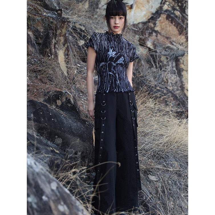 百合の花の水墨画ハイネックトップス