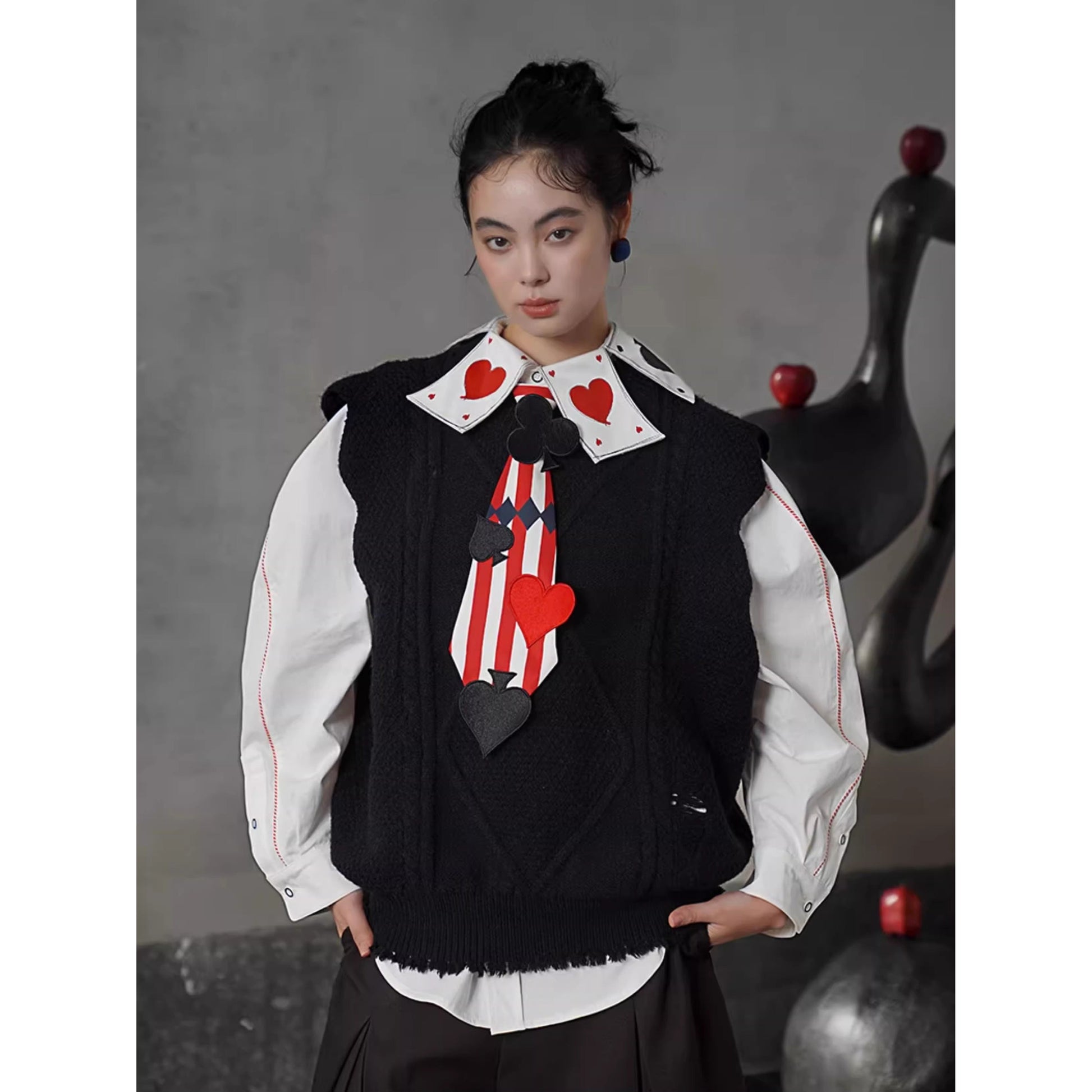 トランプのマークの刺繍ブラウス - White