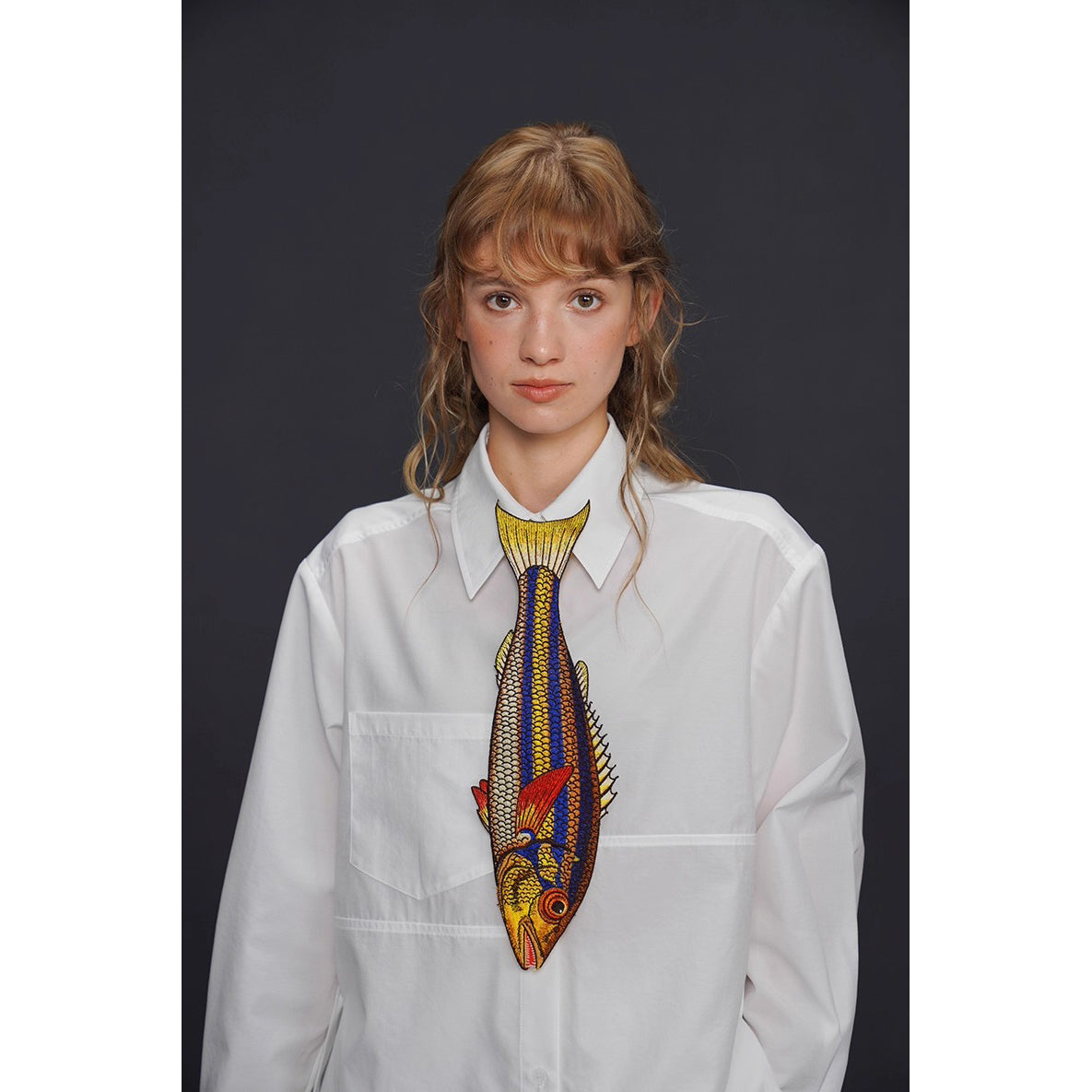 お魚の刺繍ネクタイ（ブルー×イエロー）