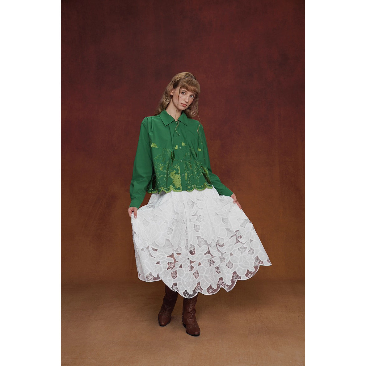 サボテンの花の刺繍レーススカート