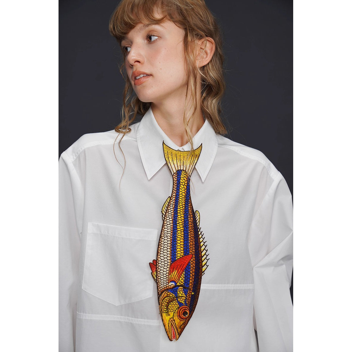 お魚の刺繍ネクタイ（ブルー×イエロー）