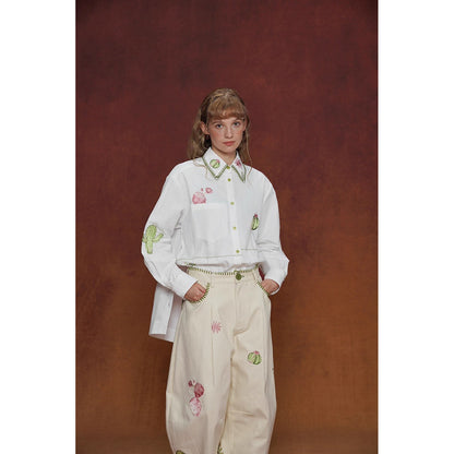 サボテンと花の刺繍ブラウス