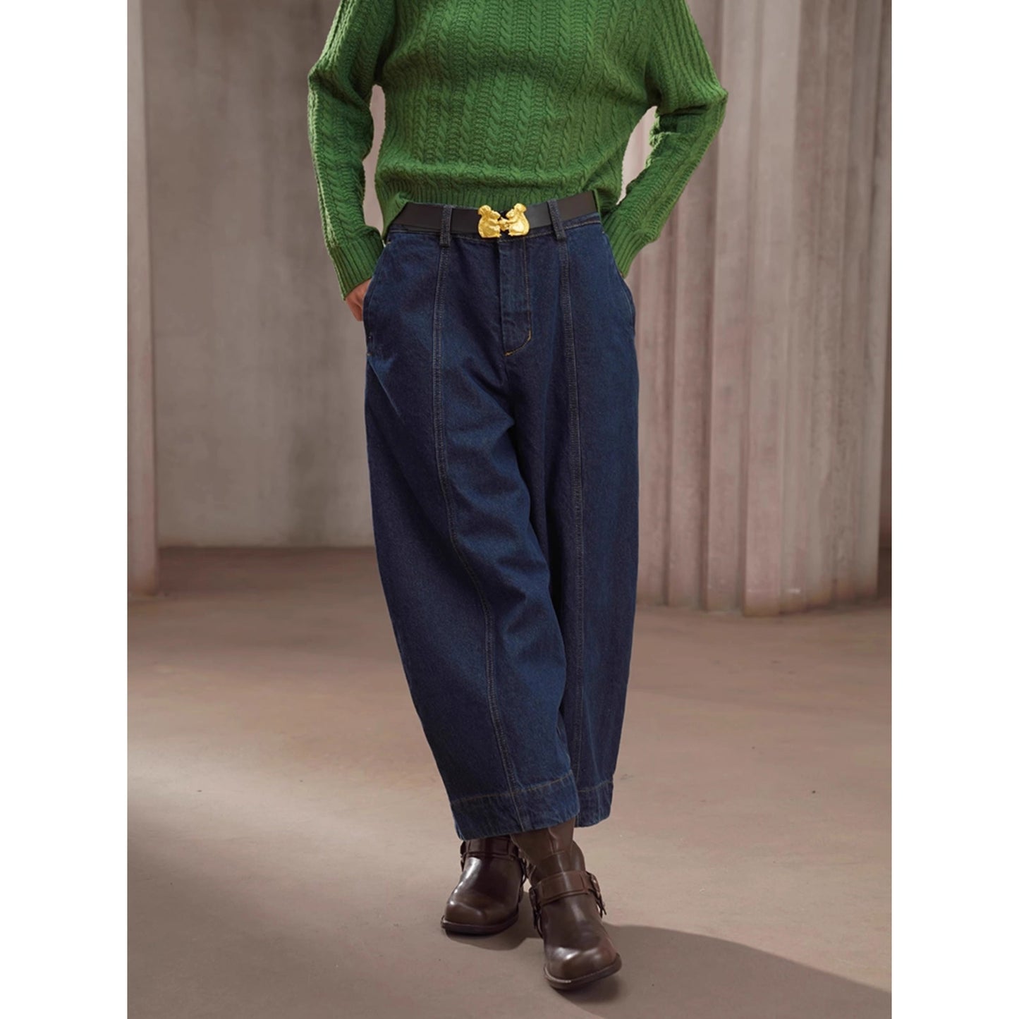 ケーブル編みのレトロセーター