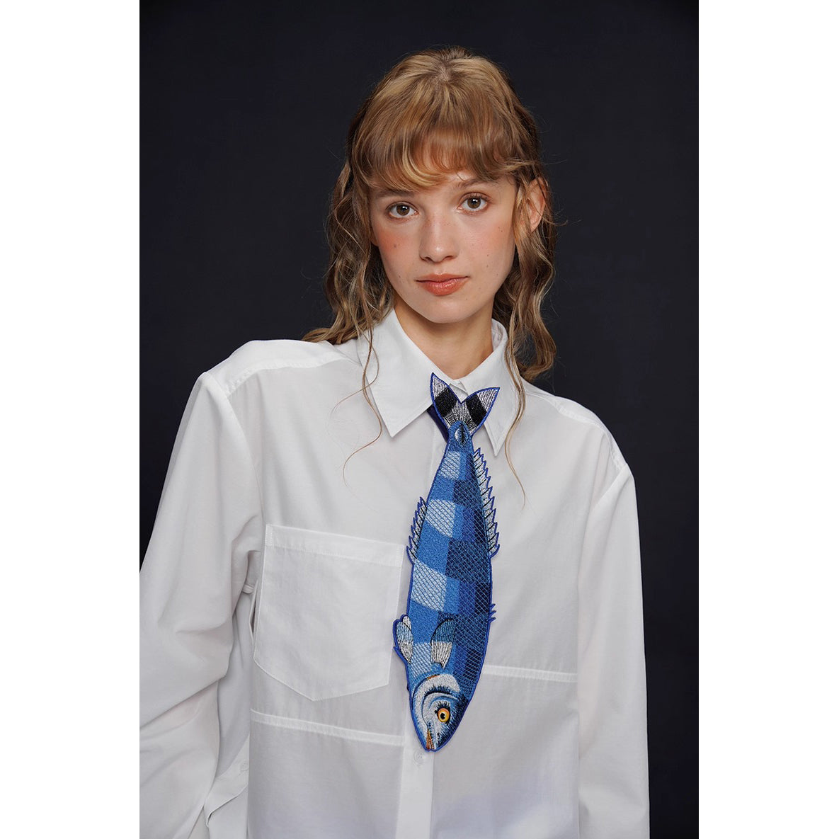 お魚の刺繍ネクタイ（ブルー）