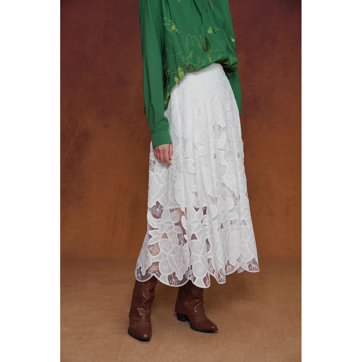 サボテンの花の刺繍レーススカート