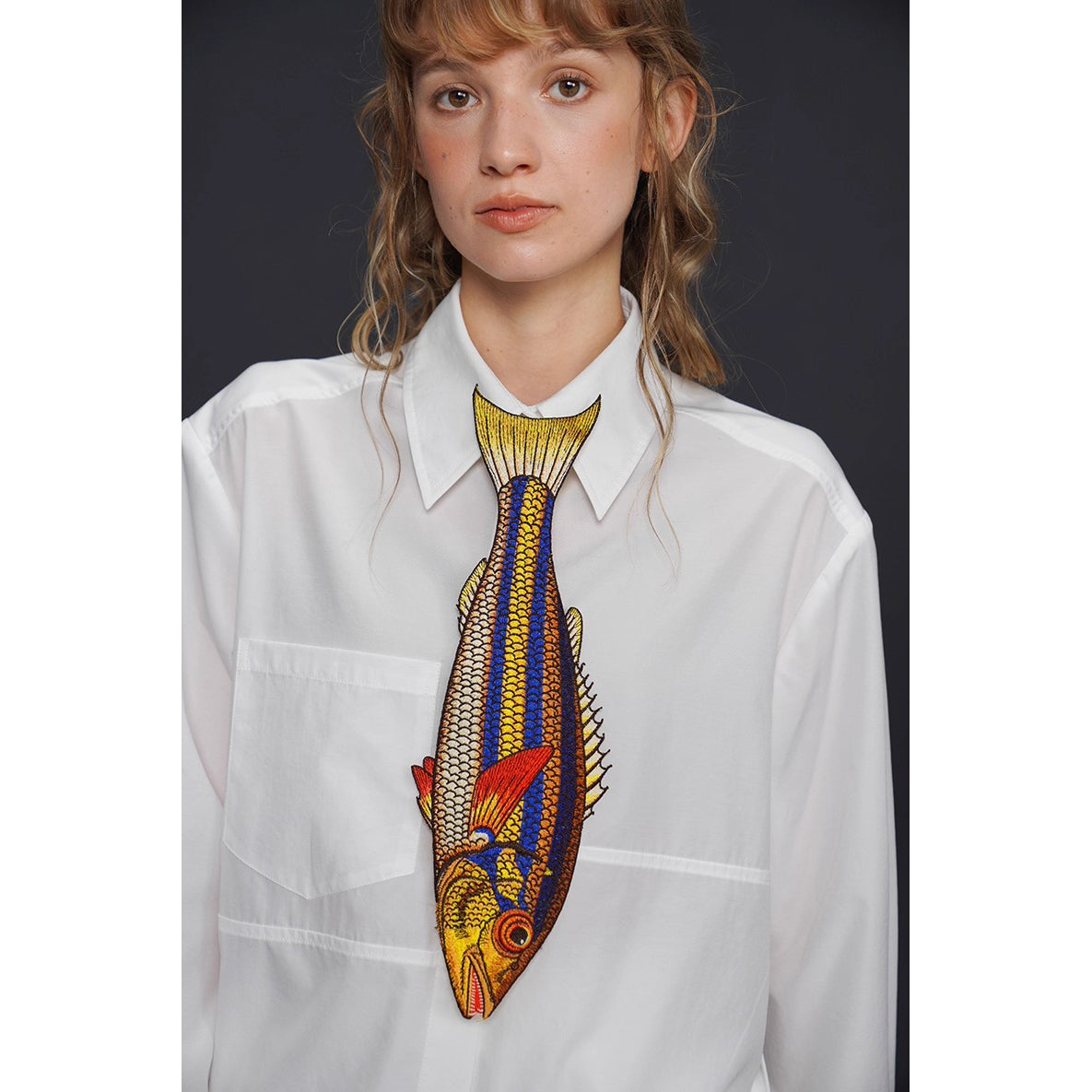 お魚の刺繍ネクタイ（ブルー×イエロー）