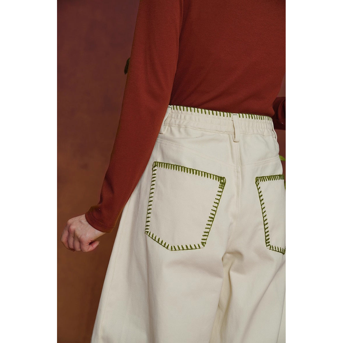 サボテンと花の刺繍ワイドパンツ