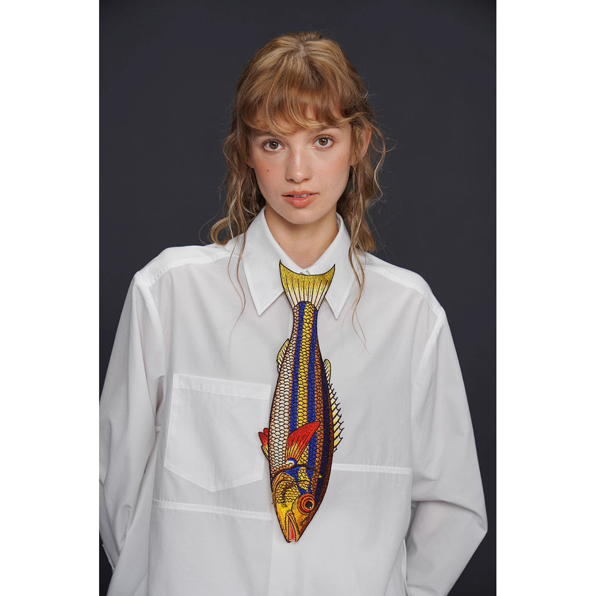 お魚の刺繍ネクタイ（ブルー×イエロー）