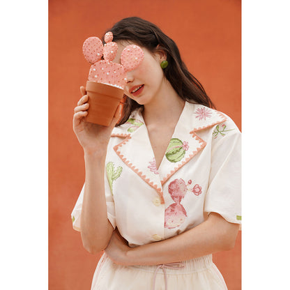 サボテンと花の刺繍レトロブラウス