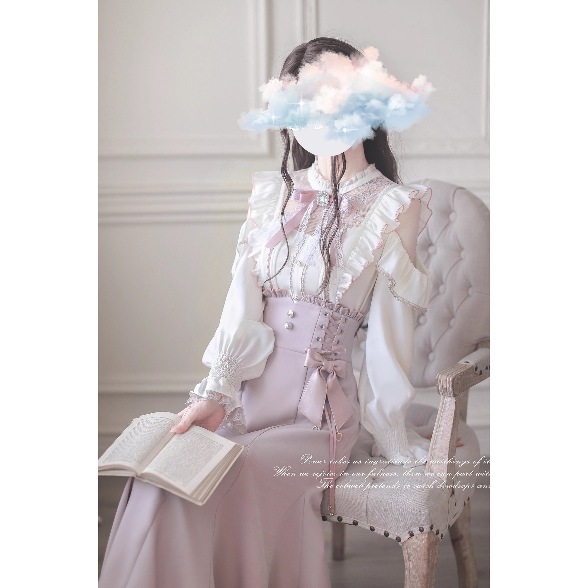 桜色の令嬢のフリルトップスとコルセットスカート