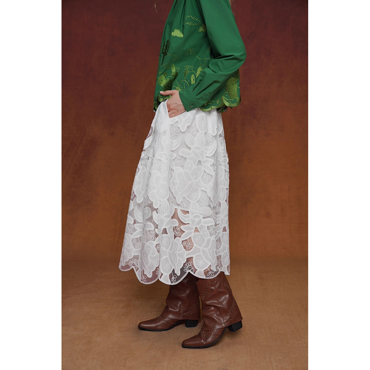サボテンの花の刺繍レーススカート