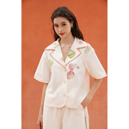 サボテンと花の刺繍レトロブラウス