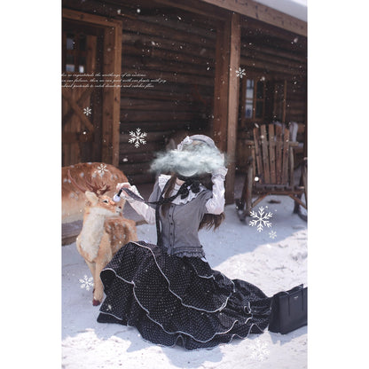 霧色のお嬢様トップスとティアードスカートとカーディガン