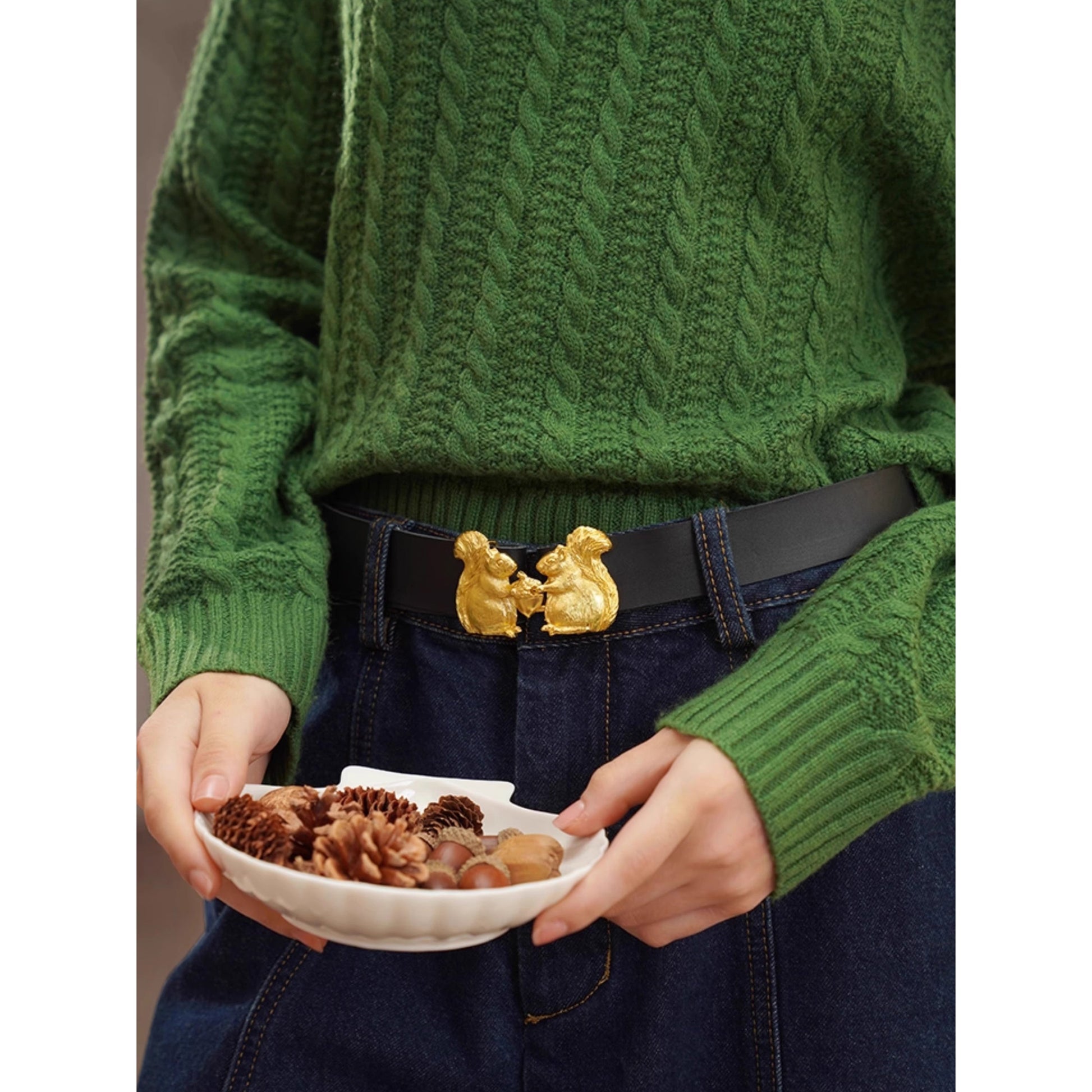 黄金のリスの留め具レザーベルト