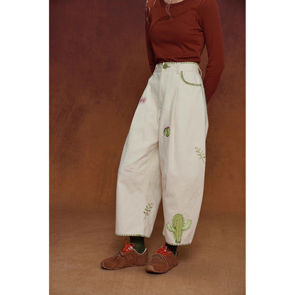 サボテンと花の刺繍ワイドパンツ