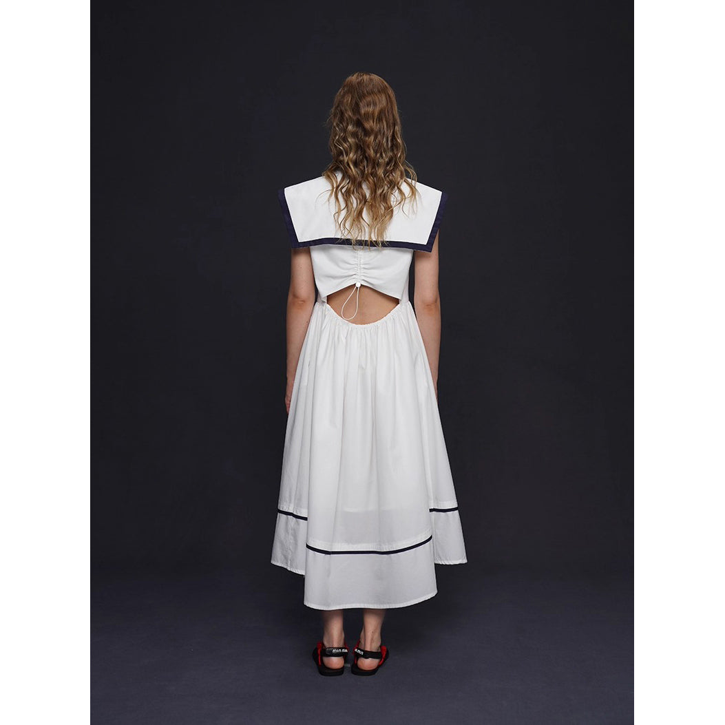 船乗り少女のセーラーワンピース