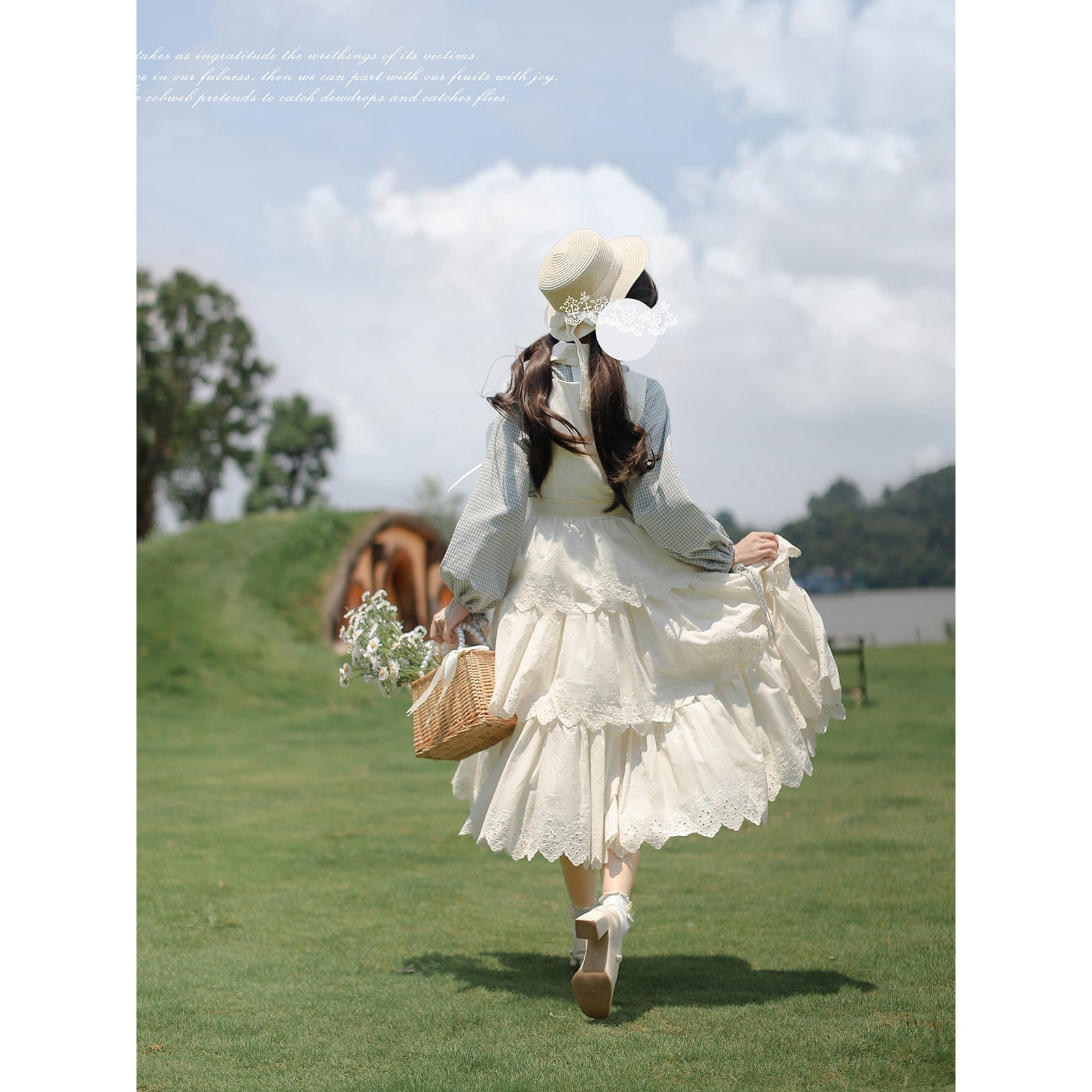 幻想曲を奏でる刺繍ジャンパースカートとブラウス