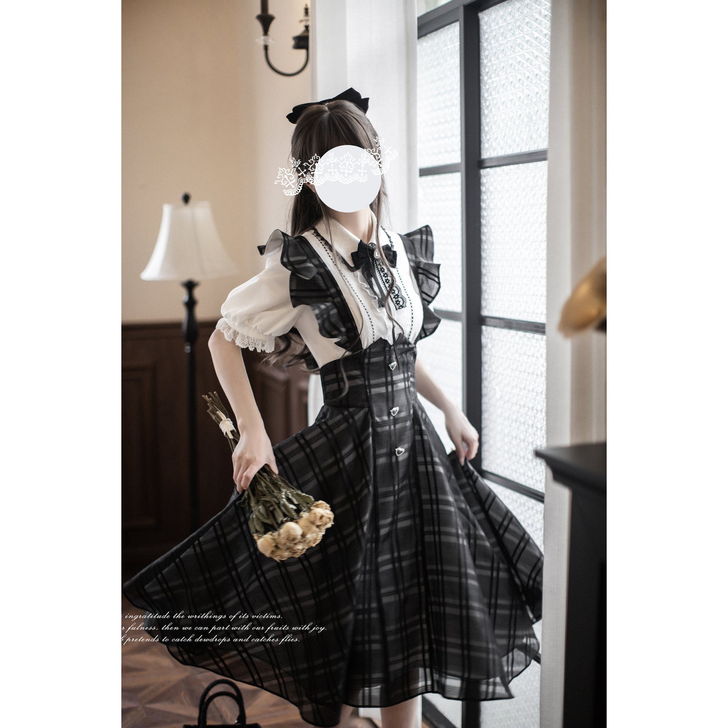 黒墨格子柄のジャンパースカートとブラウス - ロング丈