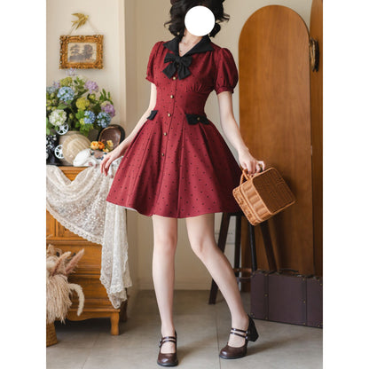 映画女優の水玉柄クラシカルワンピース - Madder Red