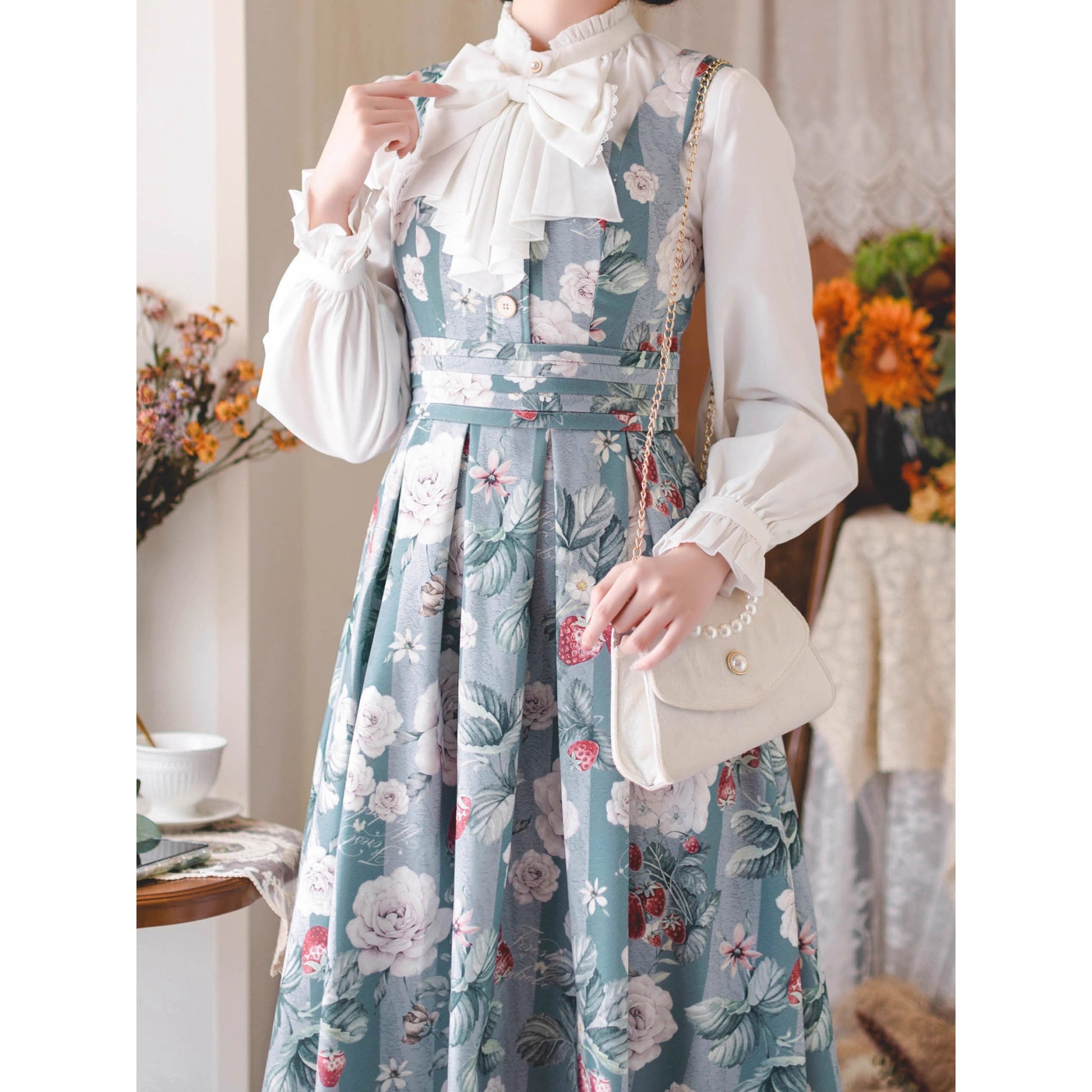 英国のお嬢様のクラシックブラウス