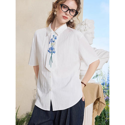 アイリスの花のネクタイブラウス