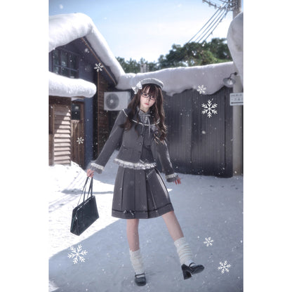 文学令嬢のジャケットとブラウスとプリーツスカート