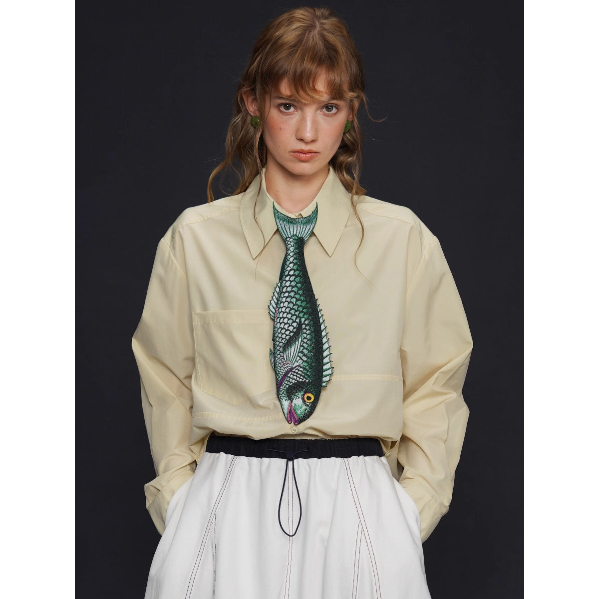 構築と余白のロングスリーブシャツ