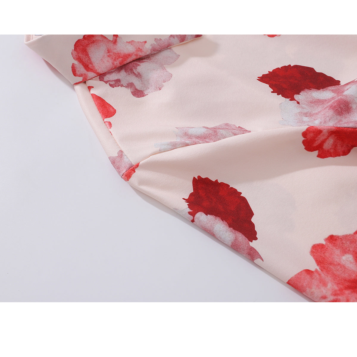 カーネーションの花柄ショートシャツ