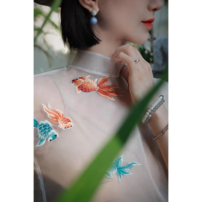金魚の刺繍シルクトップス