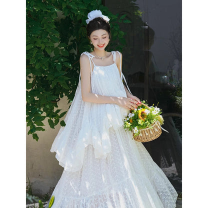 月光の花の刺繍キャミソールとロングスカート