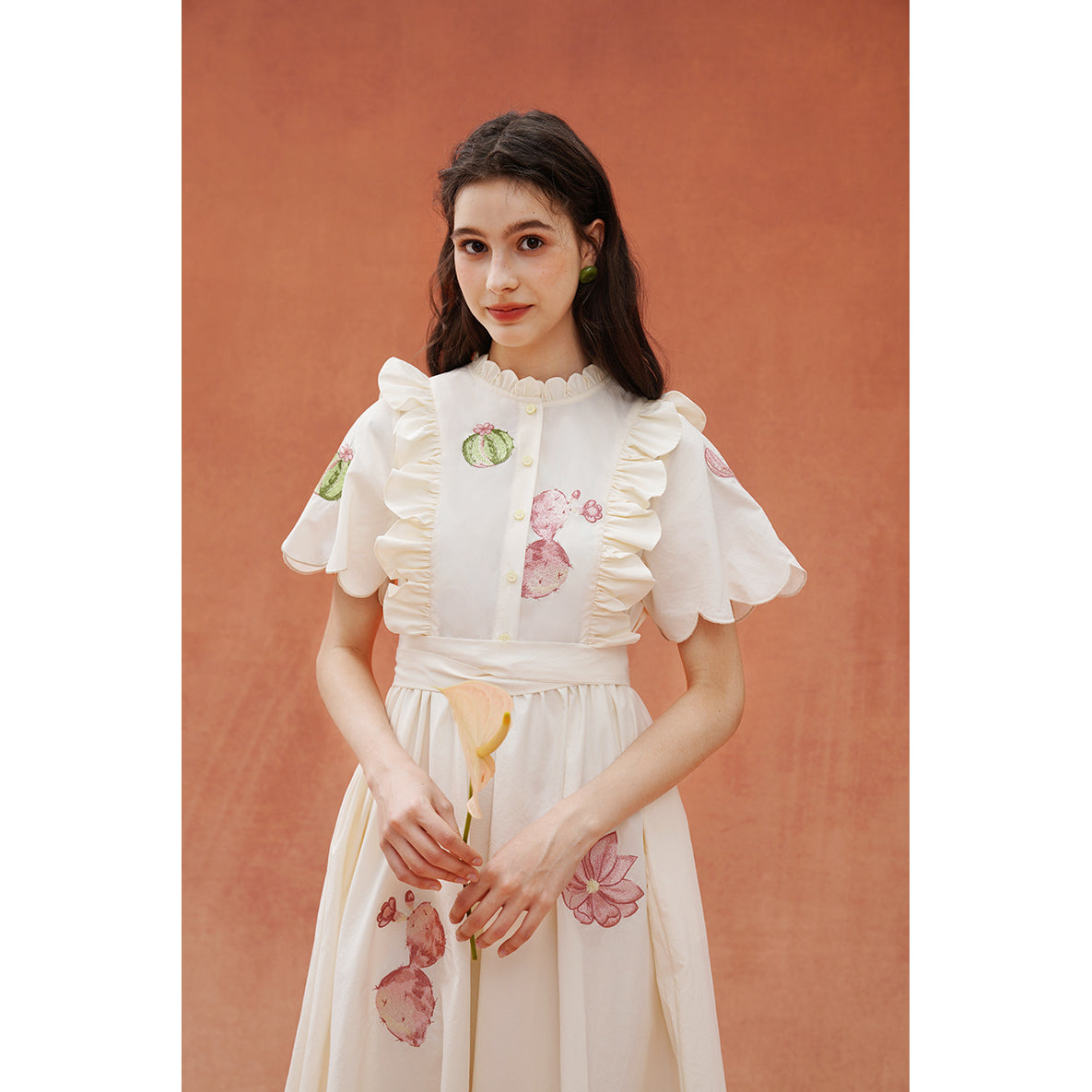 サボテンと花の刺繍レトロワンピース