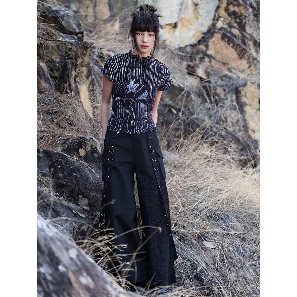 百合の花の水墨画ハイネックトップス