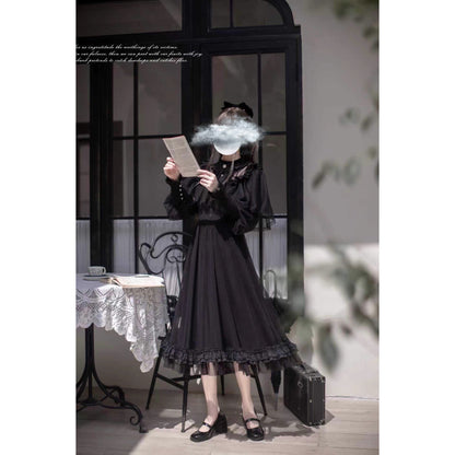 漆黒のお嬢様のチュールケープワンピース