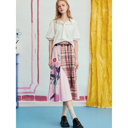 花瓶の花の格子柄スカート