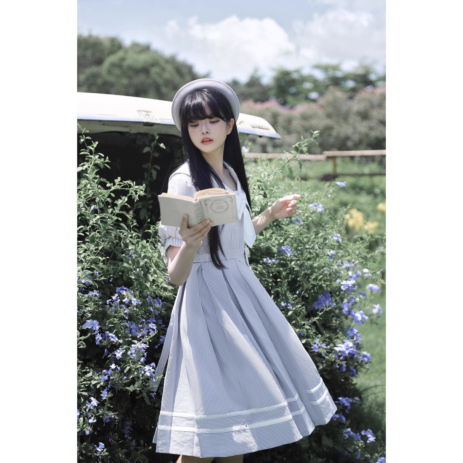 灰青のお嬢様の縦縞クラシカルワンピース