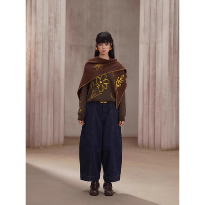 紺藍色のクロップドワイドデニムパンツ