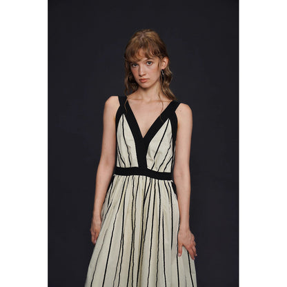 生成の縦縞ストライプワンピース