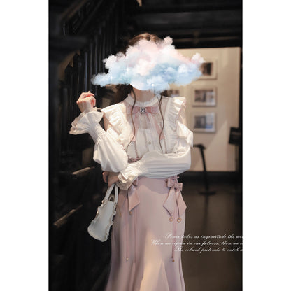 桜色の令嬢のフリルトップスとコルセットスカート