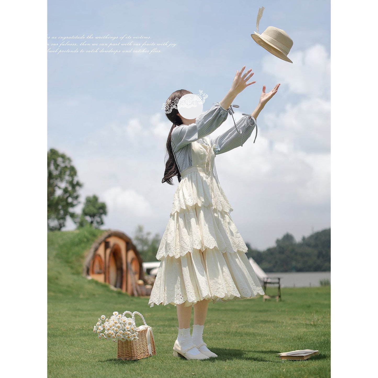 幻想曲を奏でる刺繍ジャンパースカートとブラウス