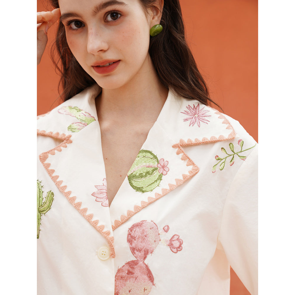 サボテンと花の刺繍レトロブラウス