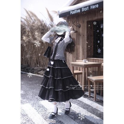 霧色のお嬢様トップスとティアードスカートとカーディガン