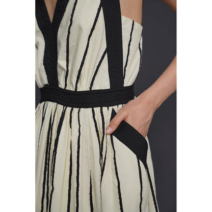 生成の縦縞ストライプワンピース