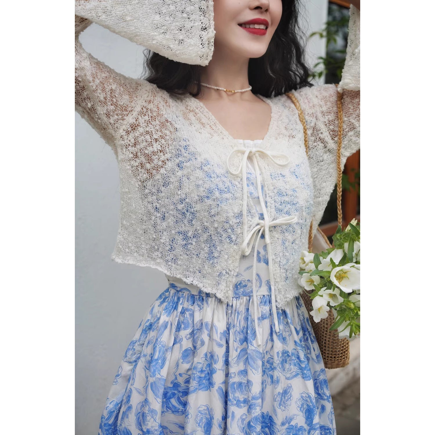 透かし編みのニットカーディガン