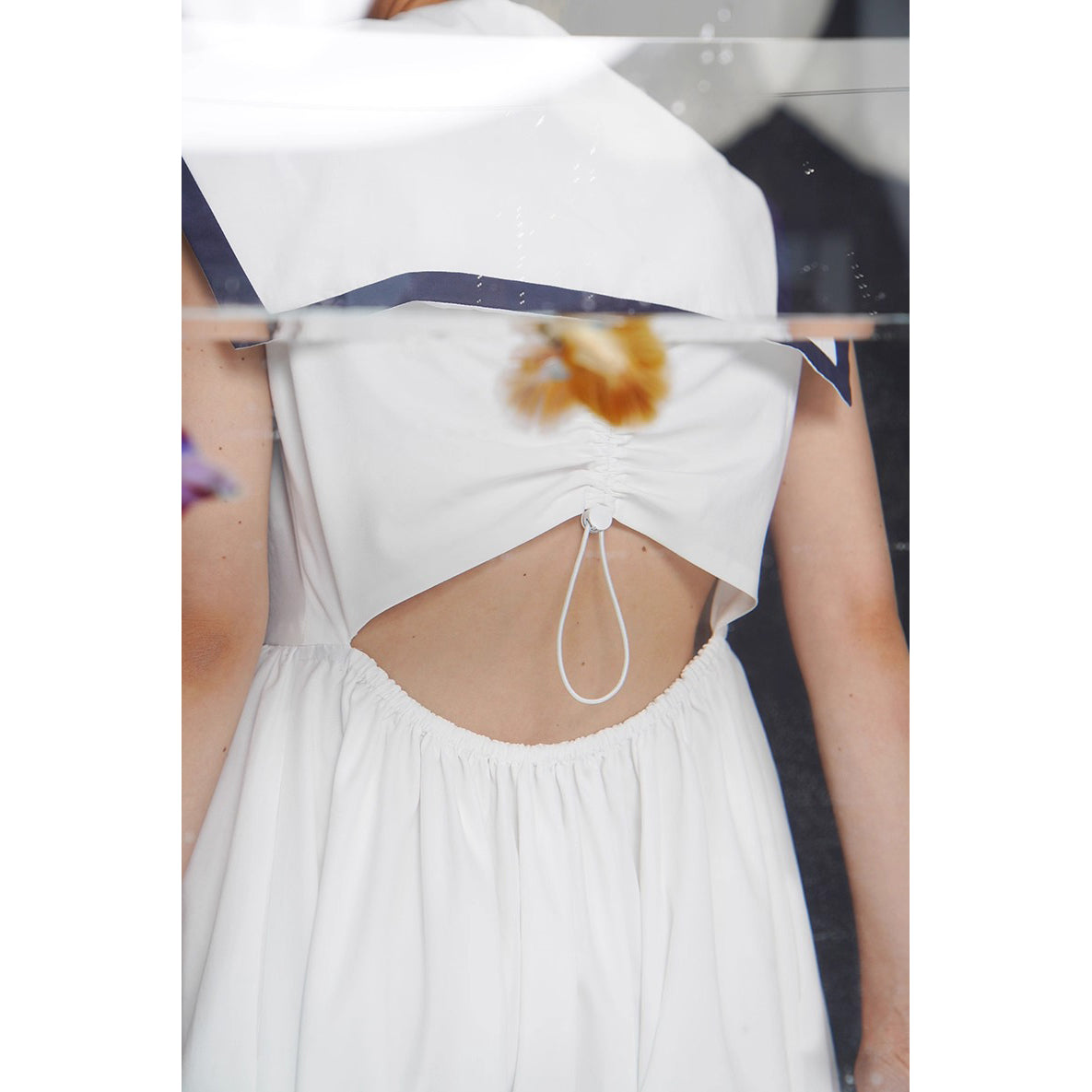 船乗り少女のセーラーワンピース